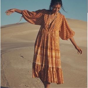 Spell Utopia Short Sleeve Midi Dress Cinnamon extra small